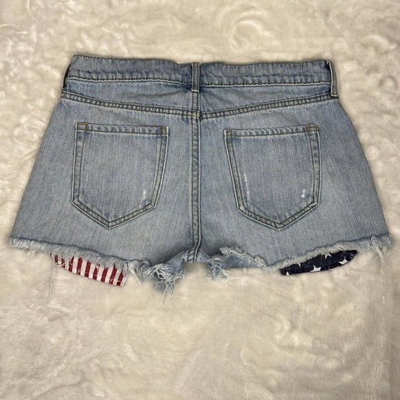 Old Navy Boyfriend Blue Stars & Stripes Mid Rise Cut-Off Denim Jean Shorts Sz 0 - Picture 9 of 10